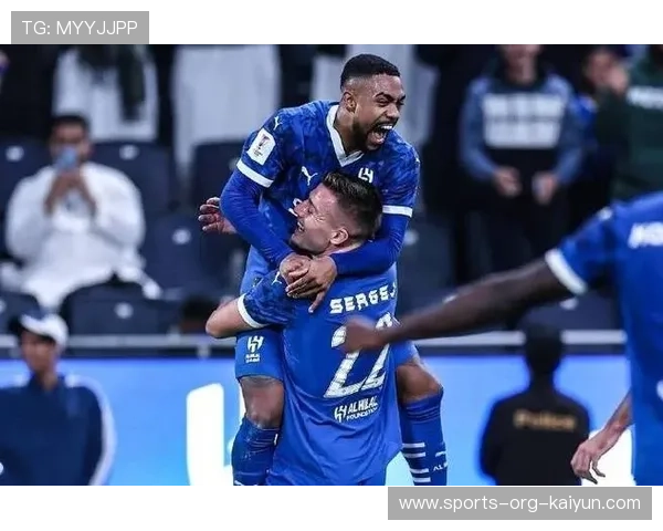 利雅得新月球员入选亚冠最佳阵容，利雅得新月球衣