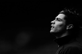 艾比·德尔福：他的坚决防守让南非队无懈可击，稳操胜券，艾比·莱德·弗特